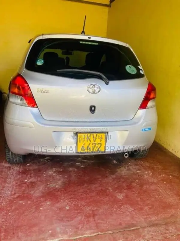 Toyota Vitz 2010 Car (Used)