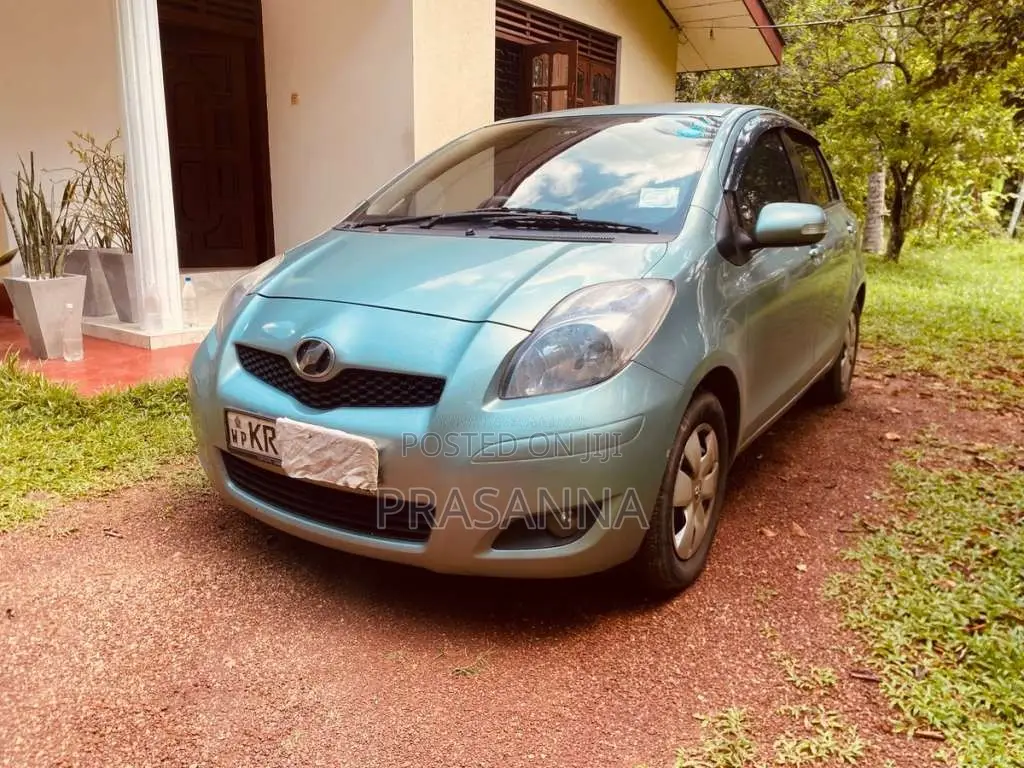 Toyota Vitz 2008 Car (Used)