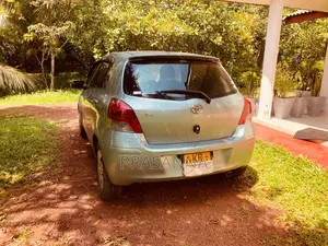 Toyota Vitz 2008 Car (Used)