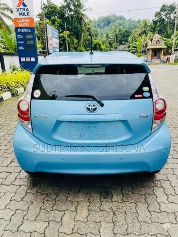 Toyota Aqua 2012 Car (Used)