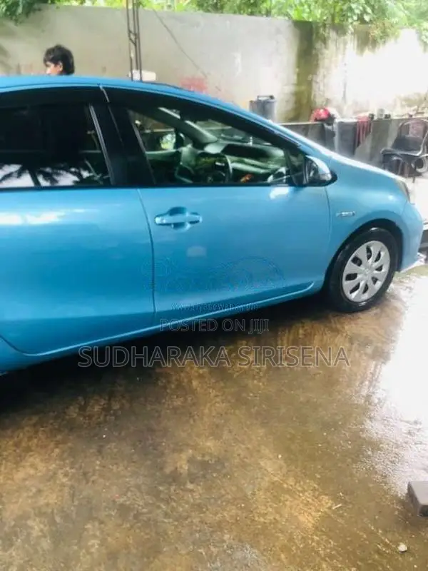 Toyota Aqua 2012 Car (Used)