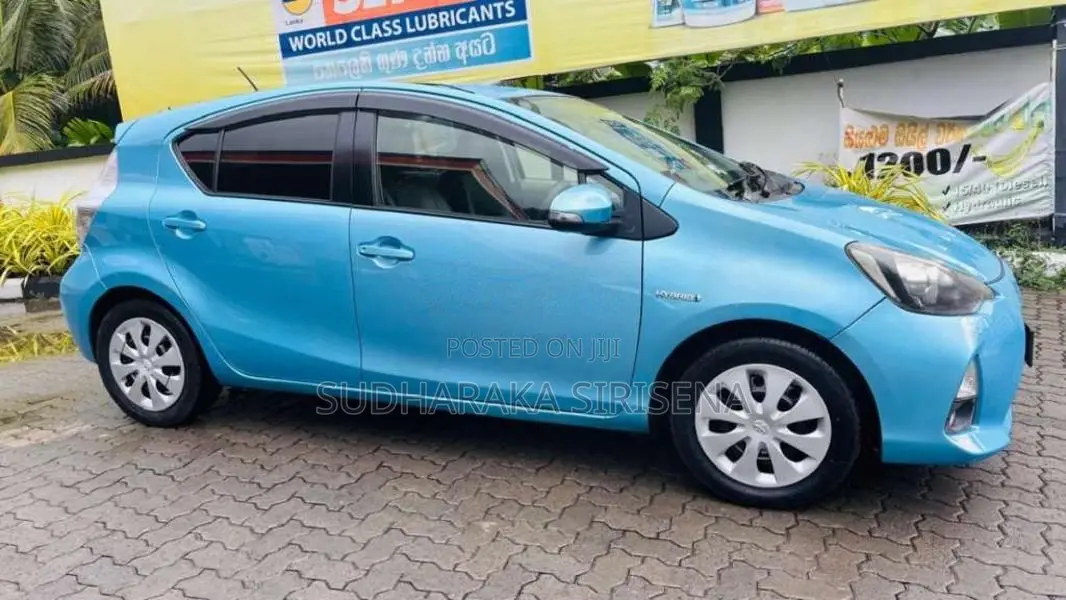 Toyota Aqua 2012 Car (Used)