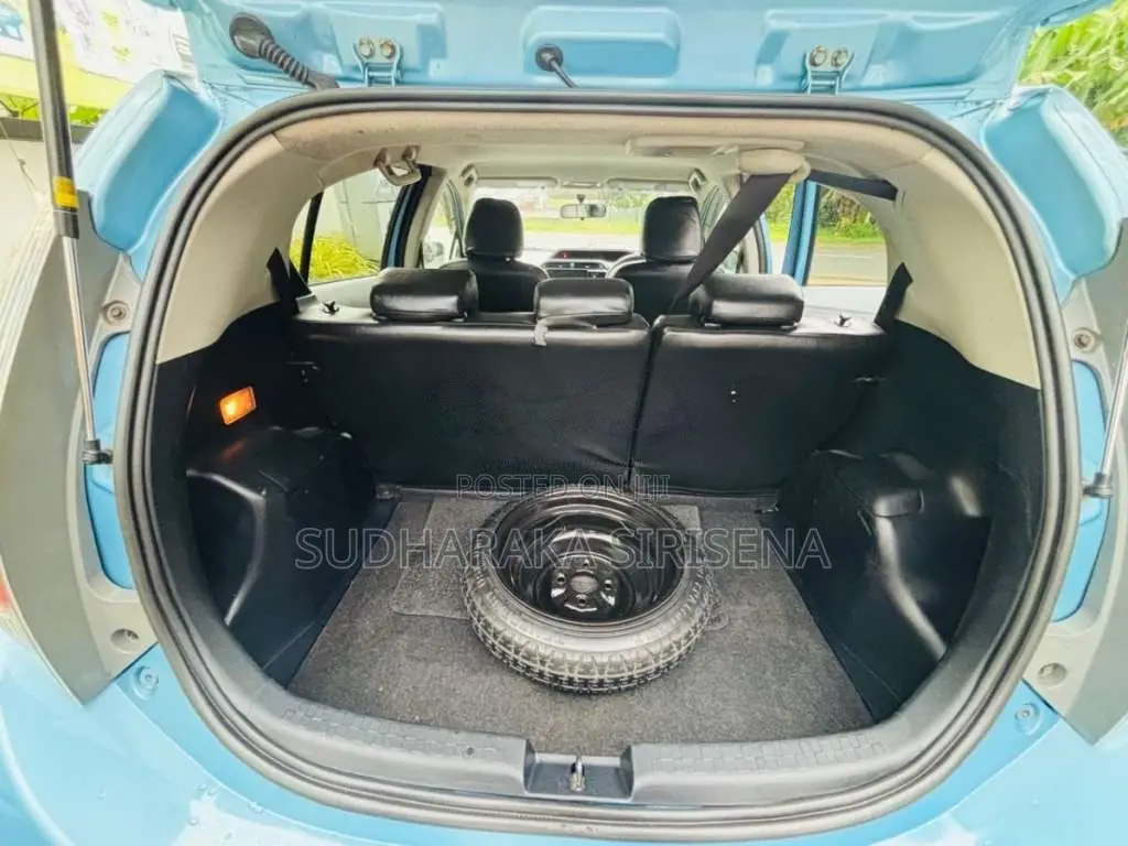 Toyota Aqua 2012 Car (Used)