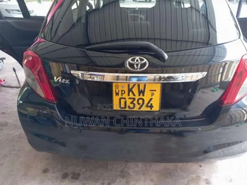 Toyota Vitz 2013 Car (Used)