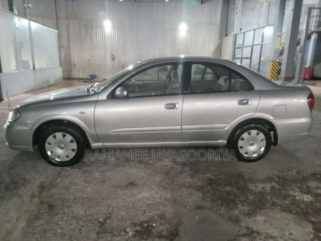 Nissan N16 2011 Car (Used)