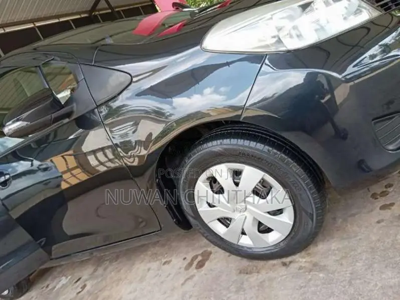 Toyota Vitz 2013 Car (Used)