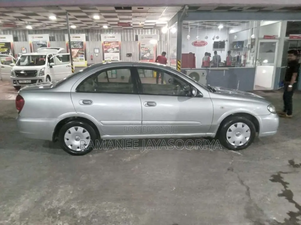 Nissan N16 2011 Car (Used)