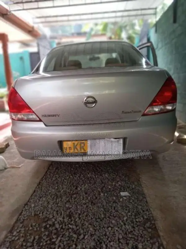 Nissan N16 2011 Car (Used)