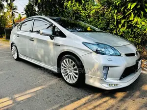 Toyota Prius S TOURING 2017 Car (Used)