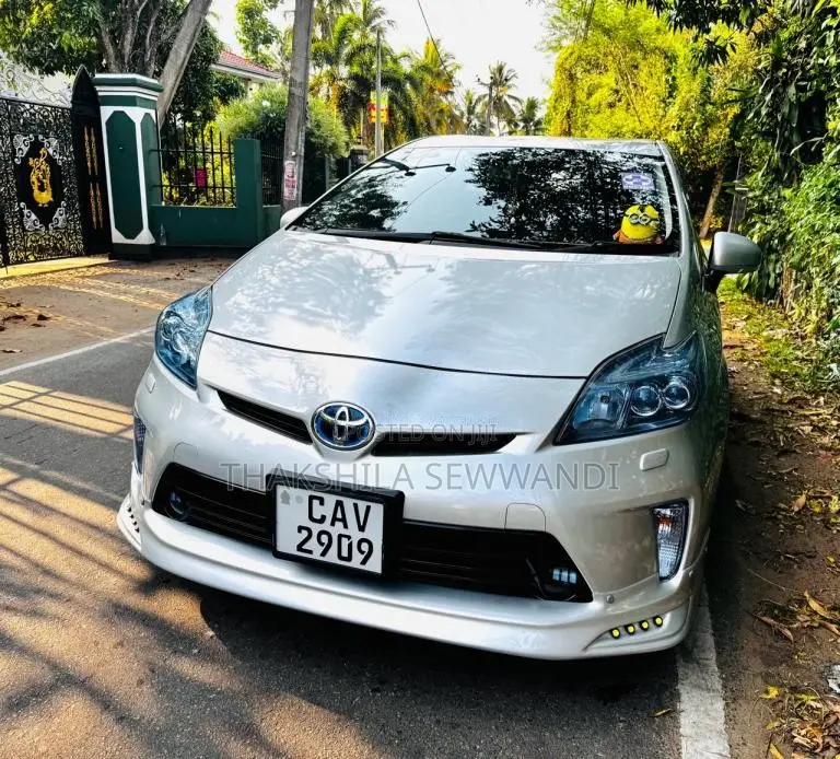 Toyota Prius S TOURING 2017 Car (Used)