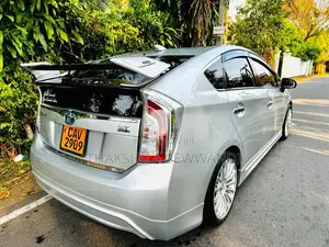 Toyota Prius S TOURING 2017 Car (Used)