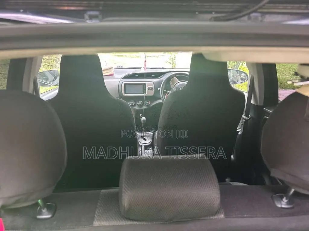 Toyota Vitz 2016 Car (Used)