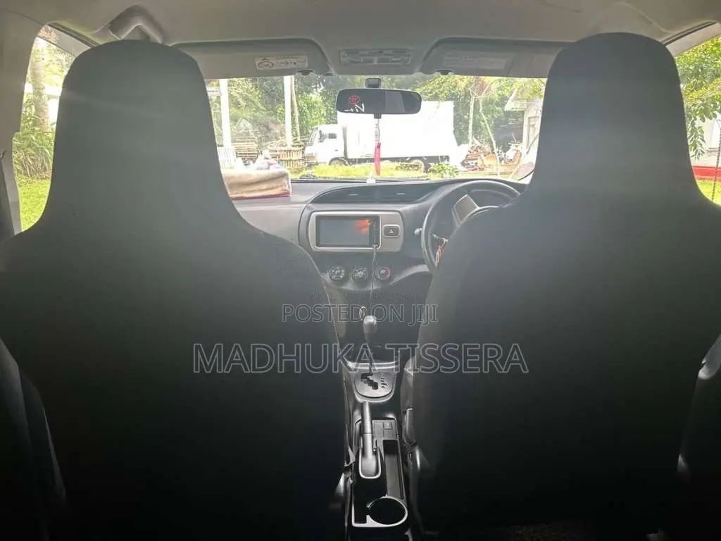 Toyota Vitz 2016 Car (Used)