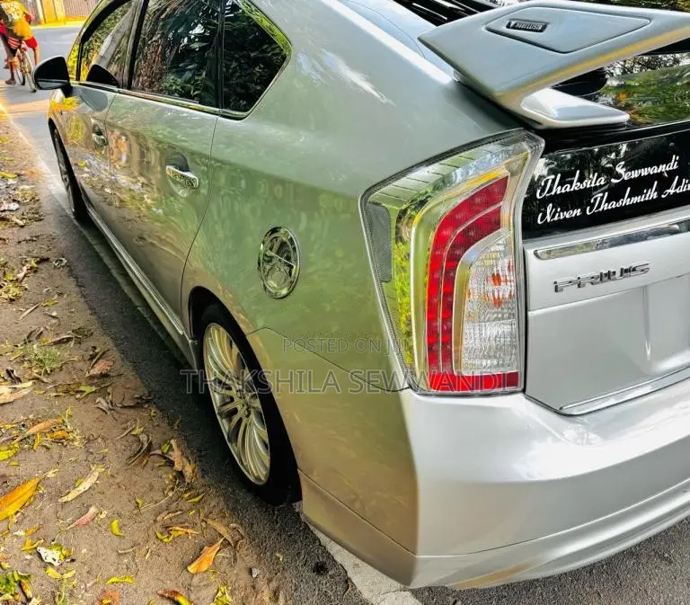 Toyota Prius S TOURING 2017 Car (Used)