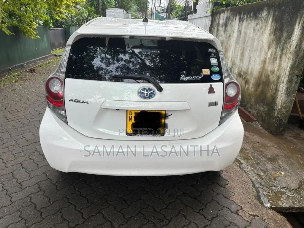Toyota Aqua 2014 Car (Used)