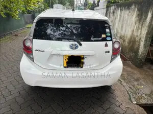 Toyota Aqua 2014 Car (Used)
