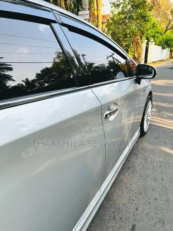 Toyota Prius S TOURING 2017 Car (Used)