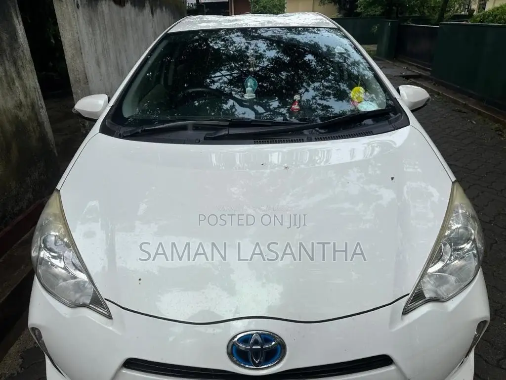 Toyota Aqua 2014 Car (Used)