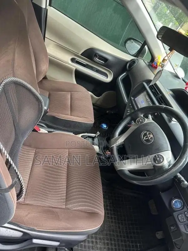 Toyota Aqua 2014 Car (Used)