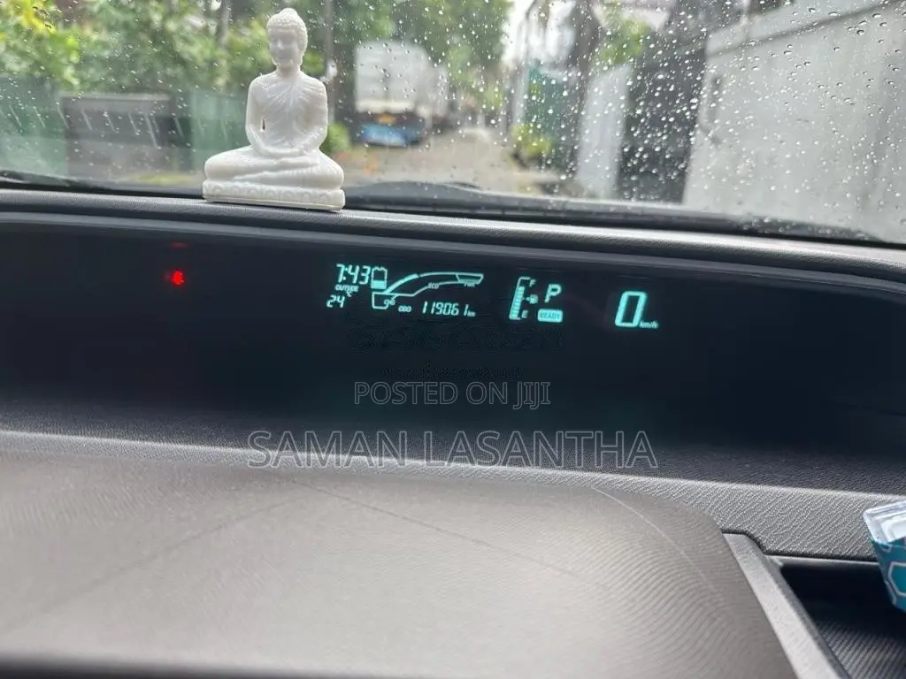 Toyota Aqua 2014 Car (Used)