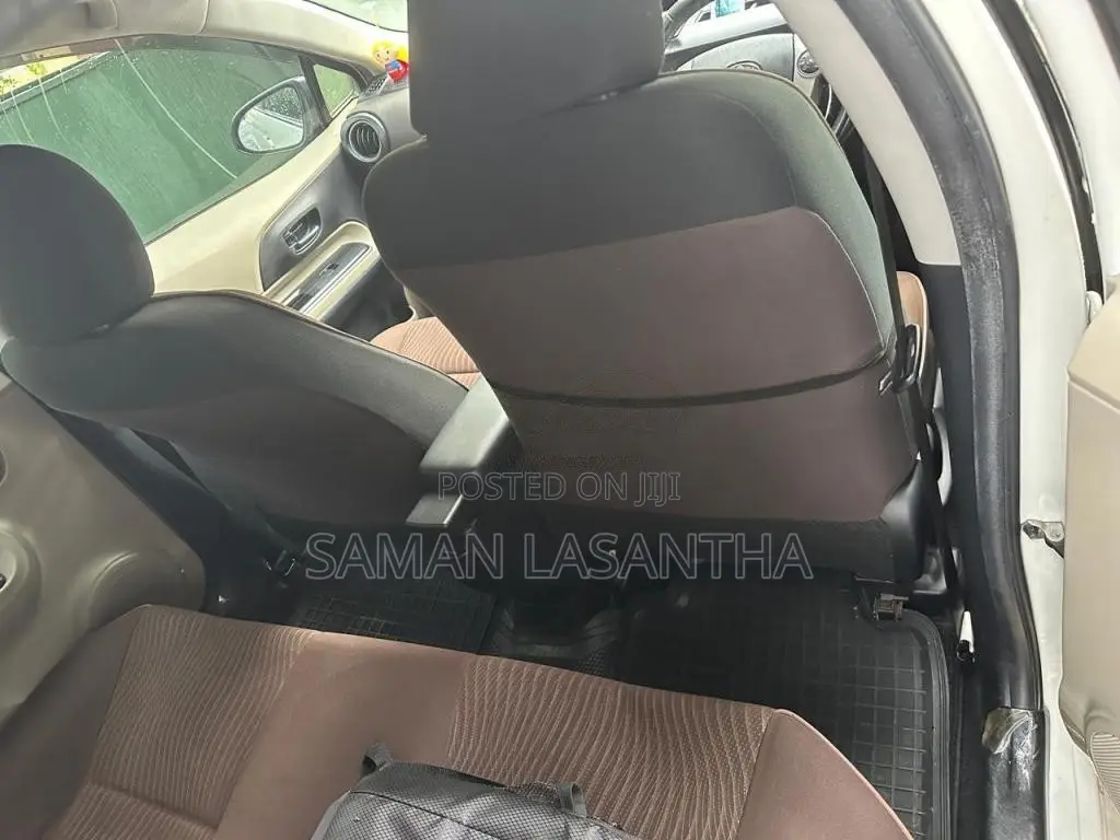 Toyota Aqua 2014 Car (Used)