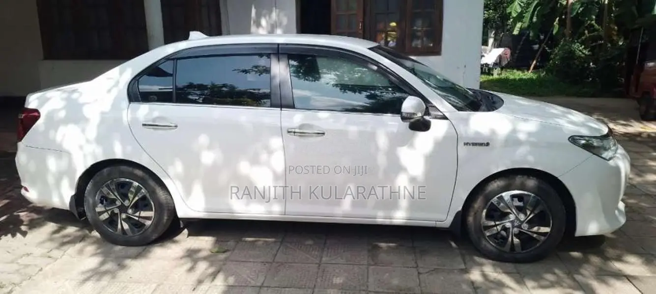 Toyota Axio G Grade 2015 Car (Used)