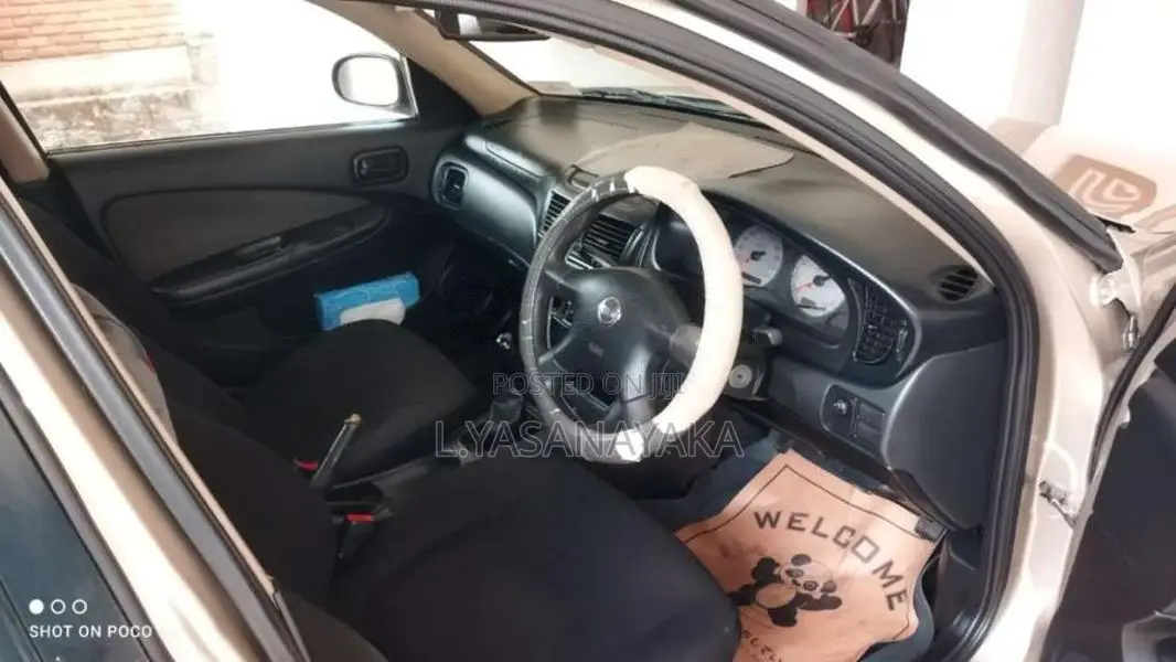 Nissan N17 2006 Car (Used)