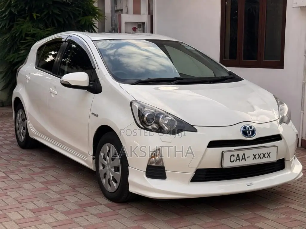 Toyota Aqua 2012 Car (Used)