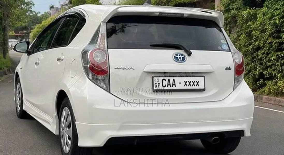 Toyota Aqua 2012 Car (Used)