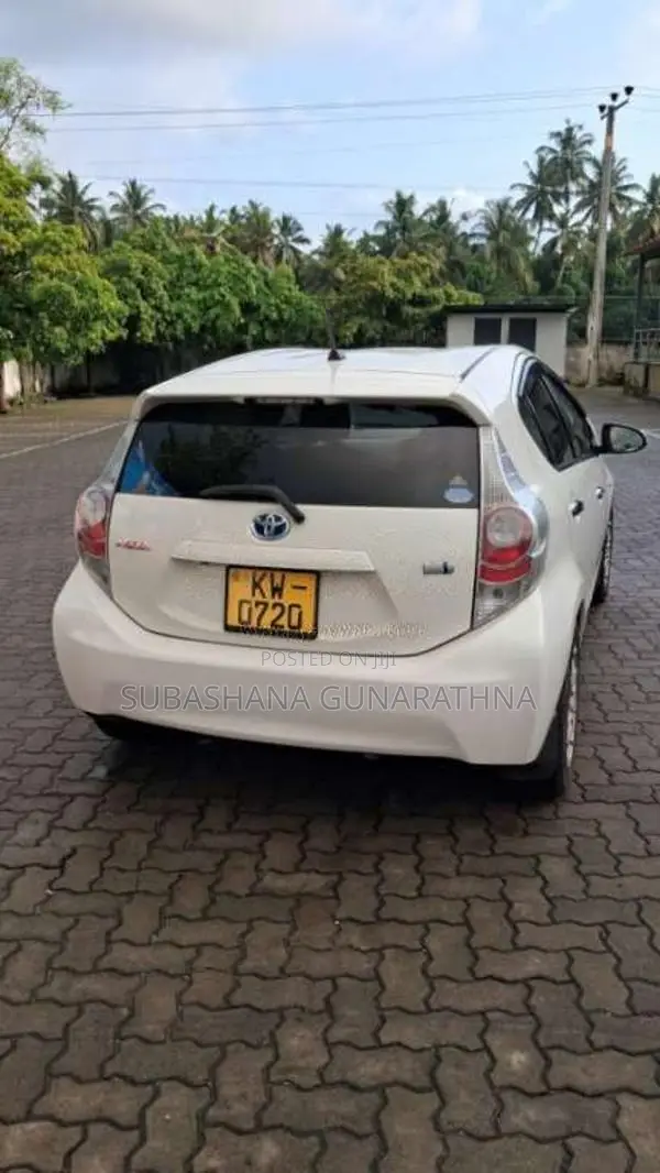 Toyota Aqua 2012 Car (Used)