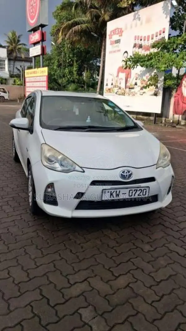 Toyota Aqua 2012 Car (Used)