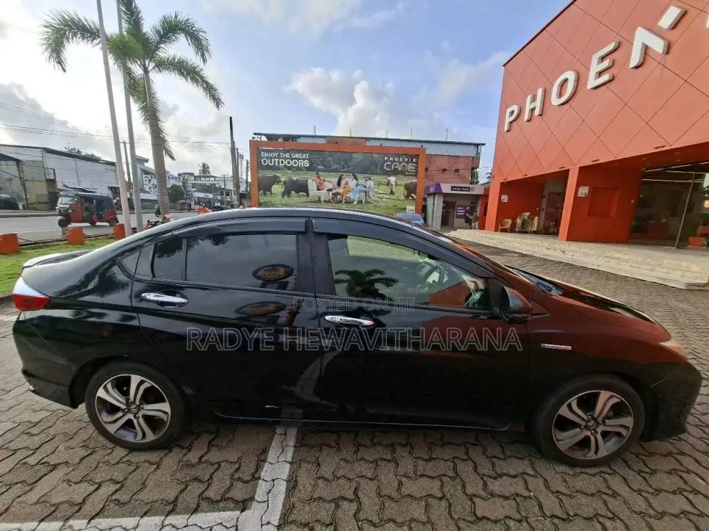 Honda Grace 2014 Car (Used)