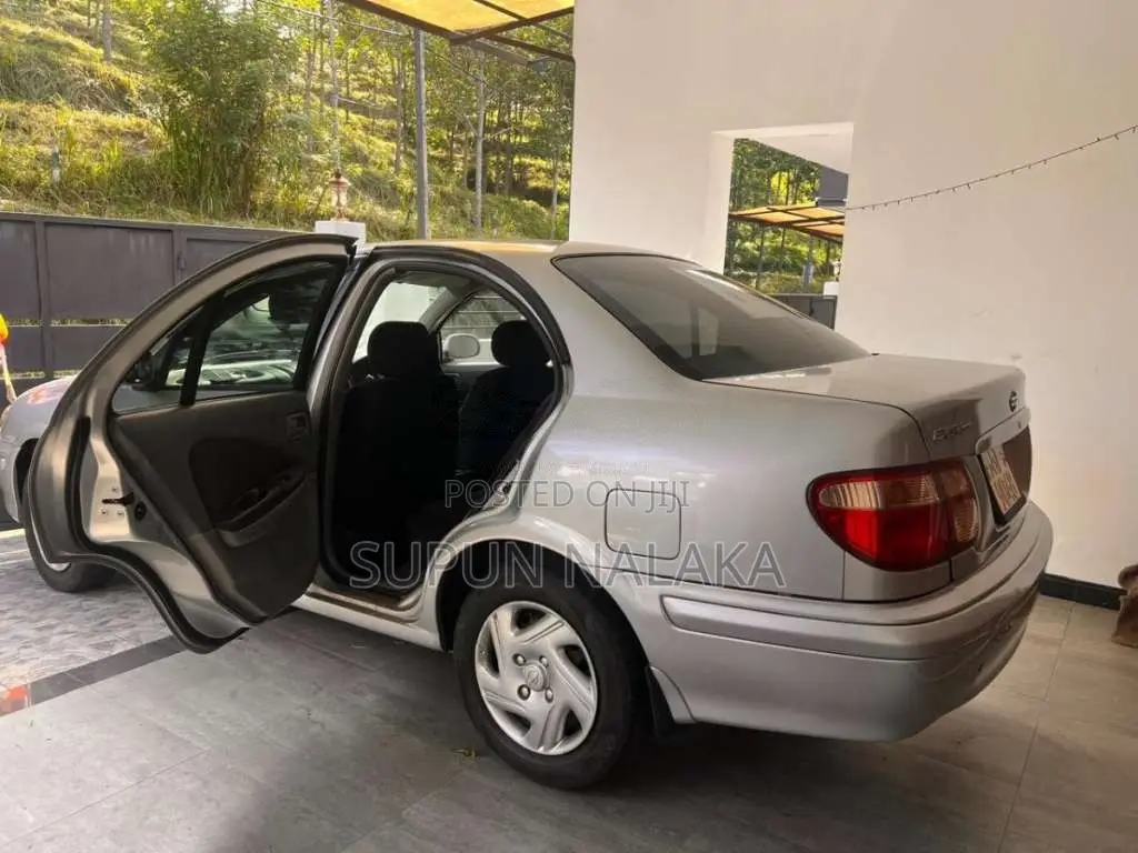 Nissan N16 2001 Car (Used)