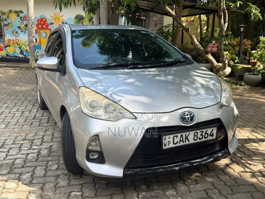 Toyota Aqua 2015 Car (Used)