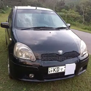 Toyota Vitz 2002 Car (Used)