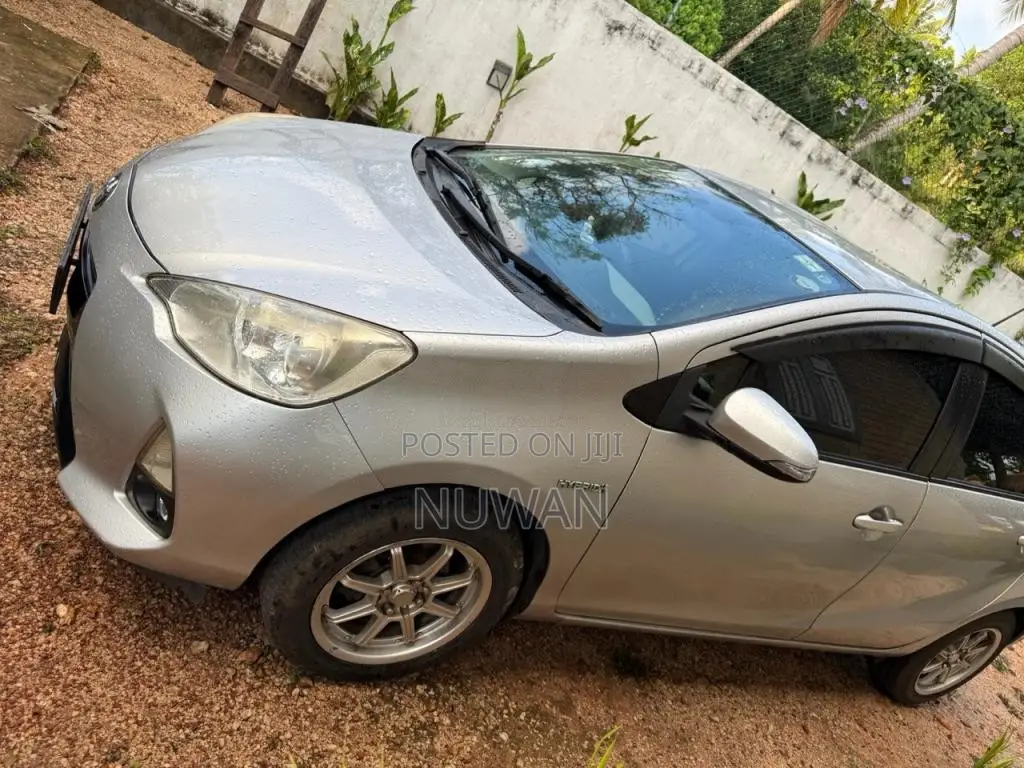 Toyota Aqua 2015 Car (Used)