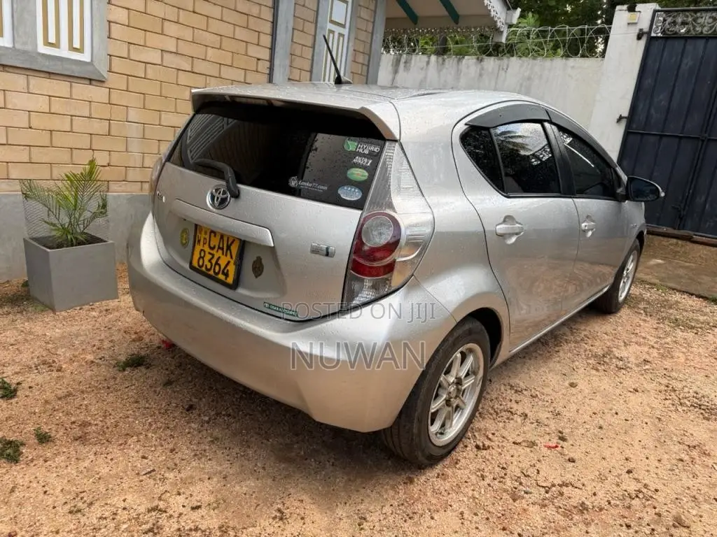 Toyota Aqua 2015 Car (Used)