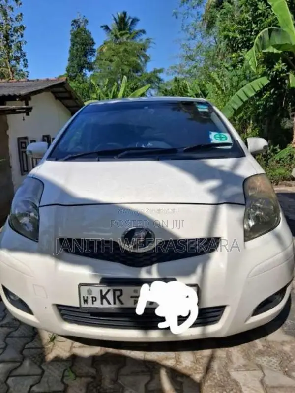 Toyota Vitz 2007 Car (Used)