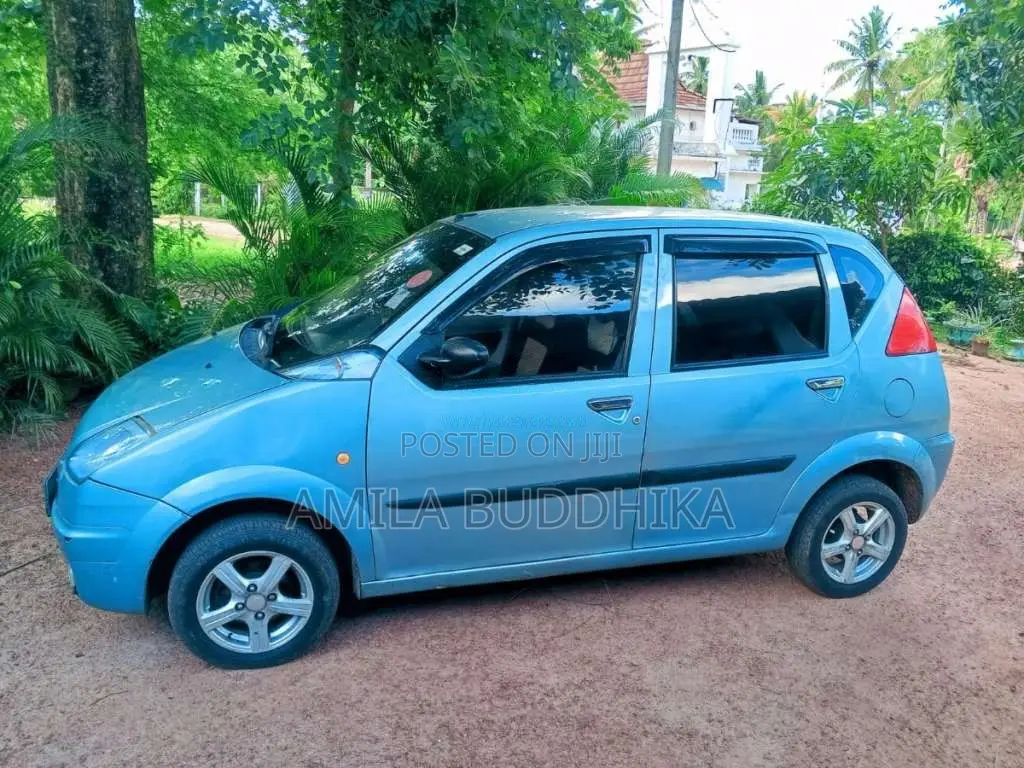 Micro Trend 2012 Car (Used)