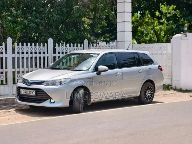 Toyota Corolla Fielder 2017 Car (Used)