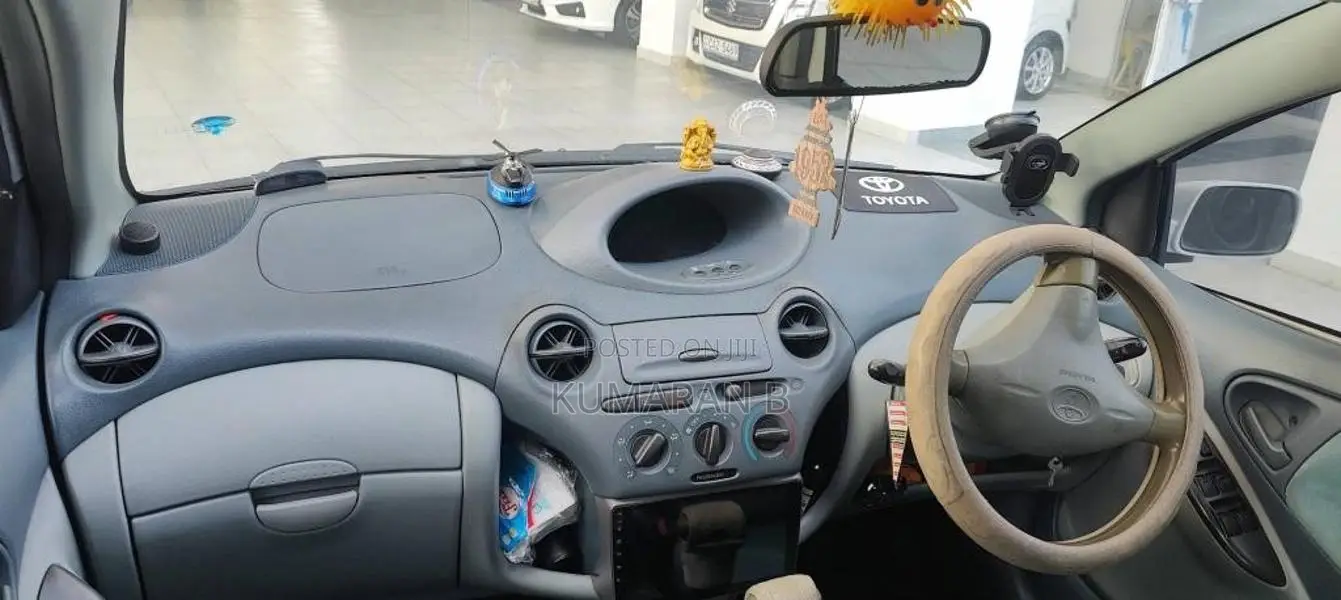 Toyota VITZ SCP10 2000 Car (Used)