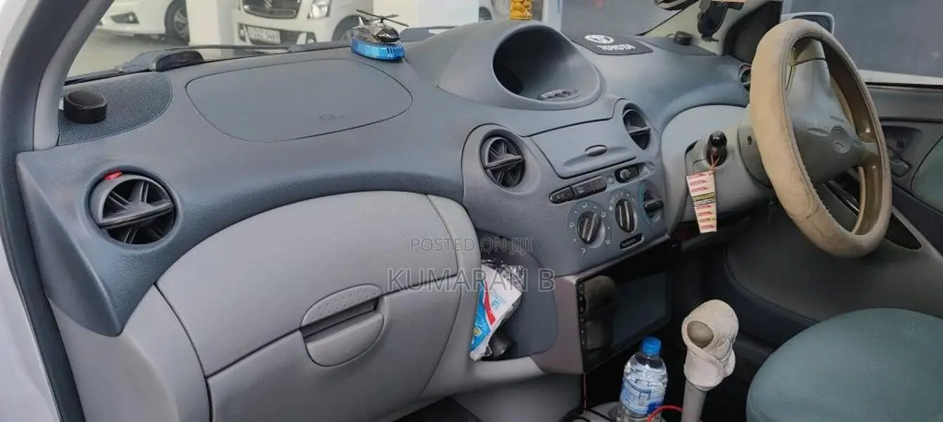 Toyota VITZ SCP10 2000 Car (Used)