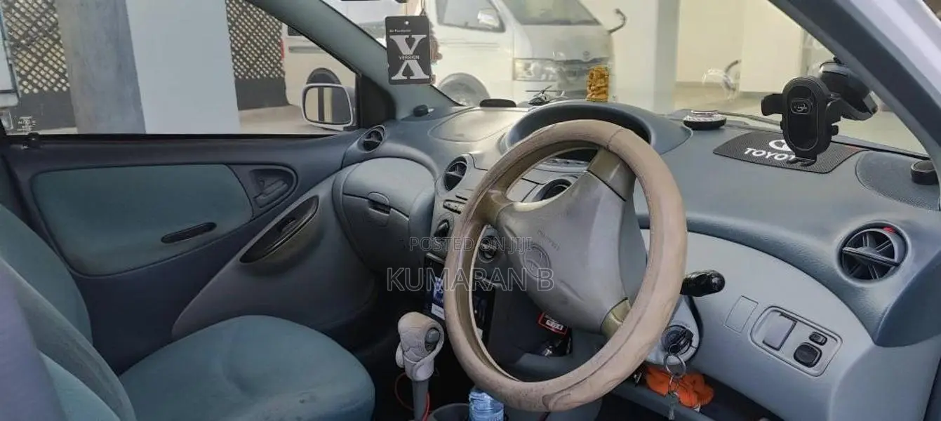 Toyota VITZ SCP10 2000 Car (Used)