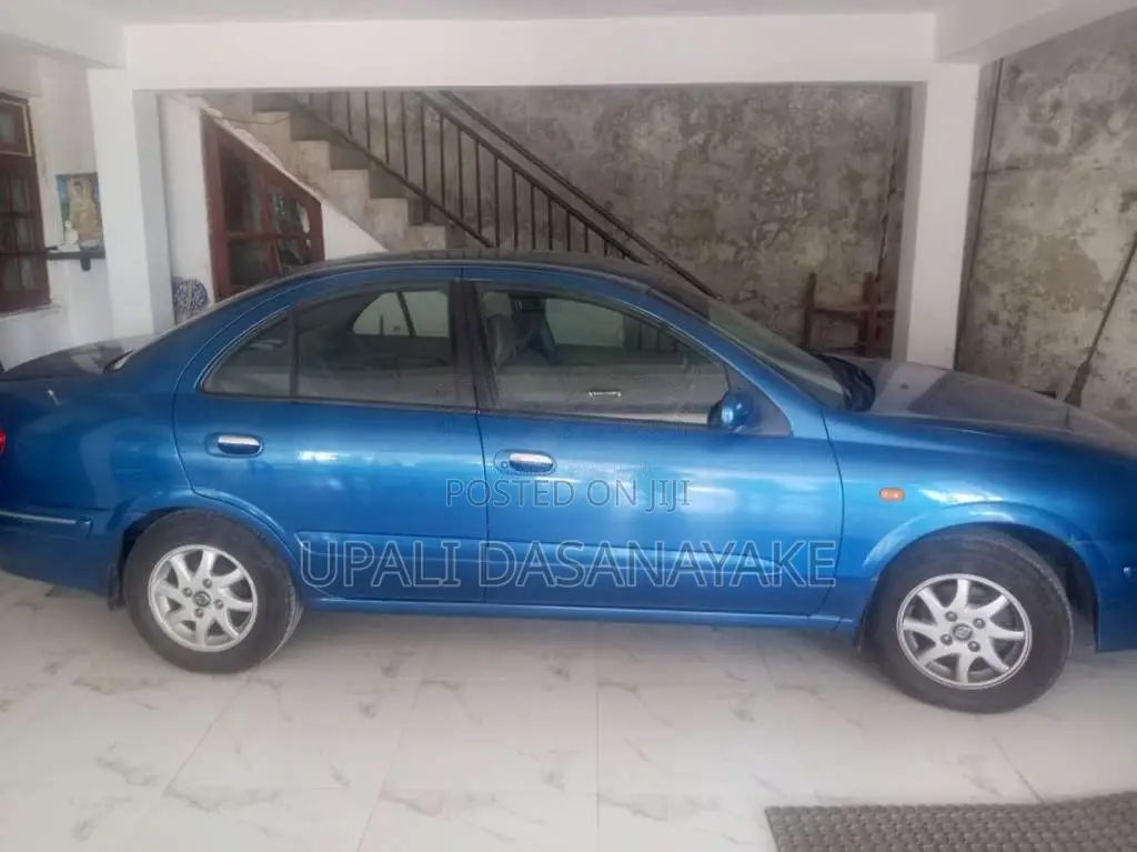 Nissan N16 2000 Car (Used)