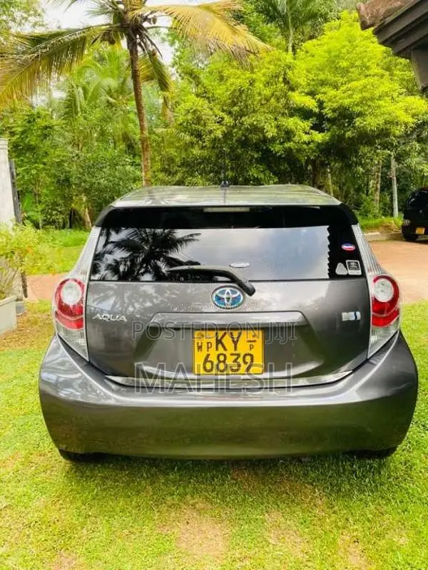 Toyota Aqua 2014 Car (Used)