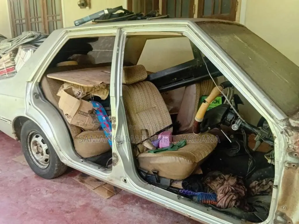 Mitsubishi Lancer Box 1982 Car (Used)