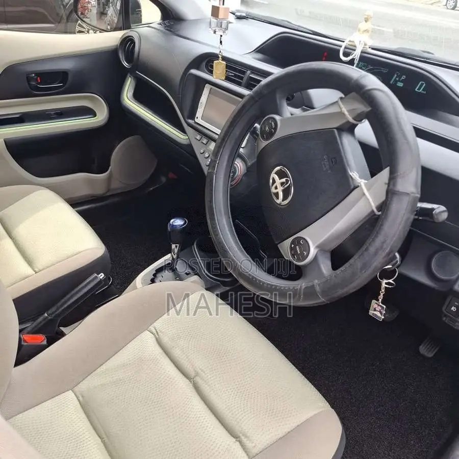 Toyota Aqua 2014 Car (Used)
