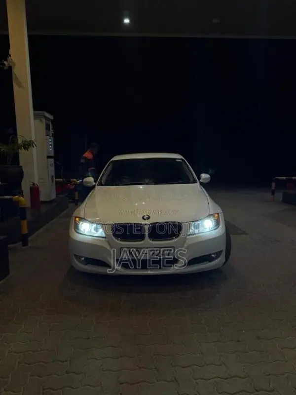 BMW 320i 2011 Car (Used)