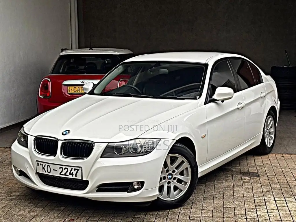 BMW 320i 2011 Car (Used)
