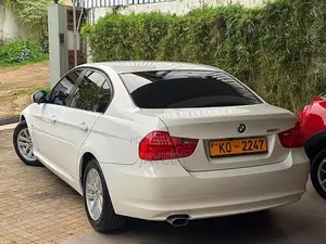 BMW 320i 2011 Car (Used)